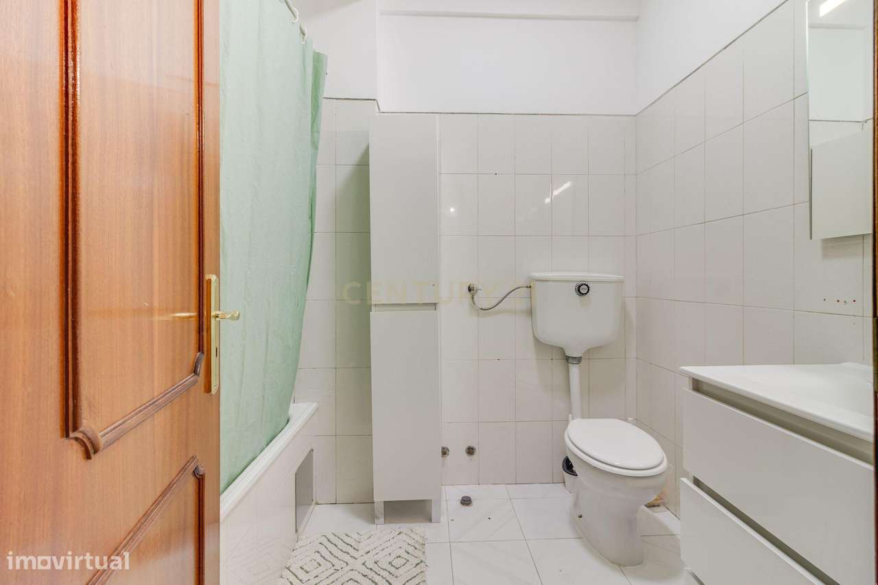 Apartamento T1 com Arrecadação no Cacém-8