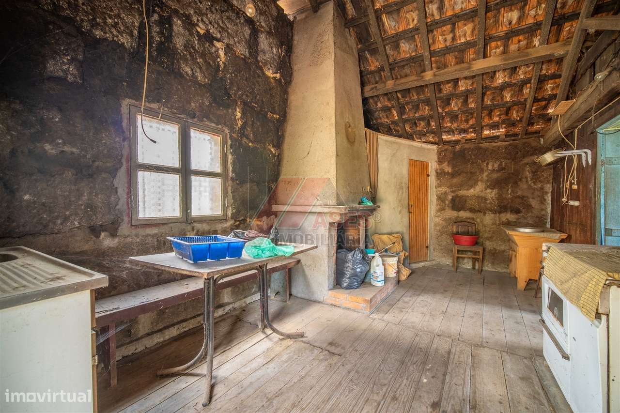 DUAS MORADIAS E ANEXO EM REVELHE - FAFE!-7