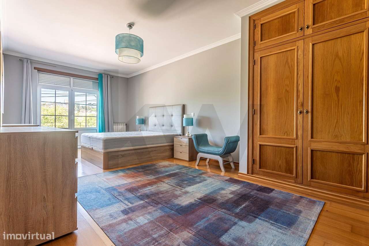 Exclusivo Andar de Moradia c/ 242m2 | Localização Premium | Vista Está - Grande imagem: 2/47