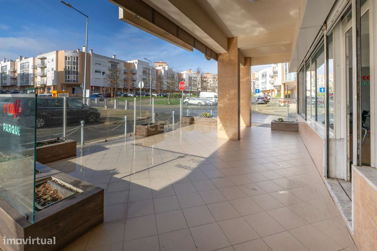 Café "O Parque" - Urbanização Quinta da Flamenga - Centro de Vialonga - Grande imagem: 4/20