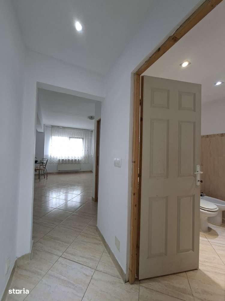 Mioritei (Carrefour) -3 cam decomandat/ 2 bai /centrala /renovat/-12
