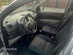 Daihatsu Sirion 1.0 - 5