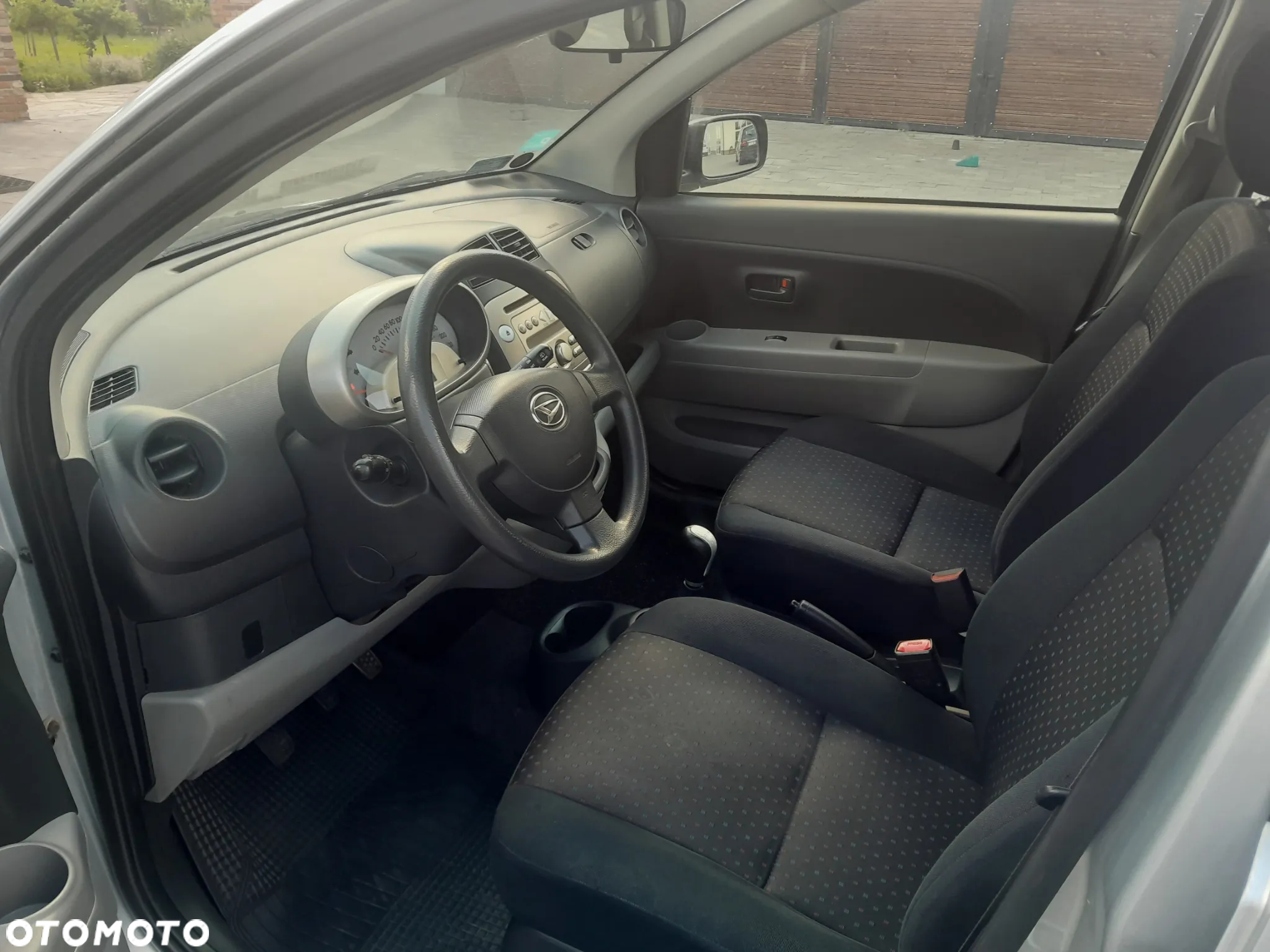 Daihatsu Sirion 1.0 - 5