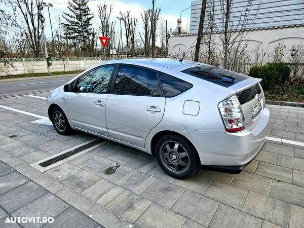 Toyota Prius - 2