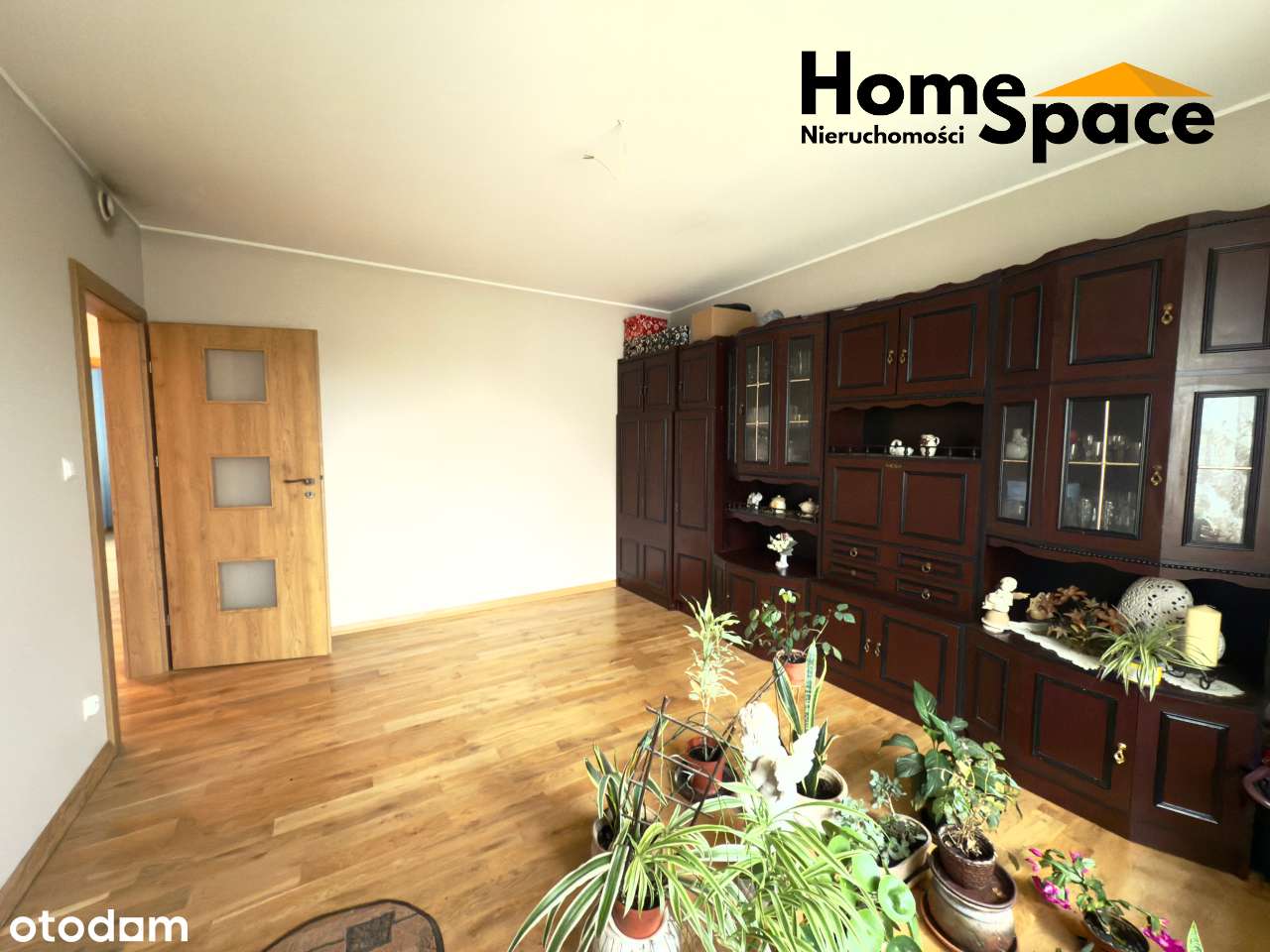 Dom z piękną działką w spokojnej okolicy!-6