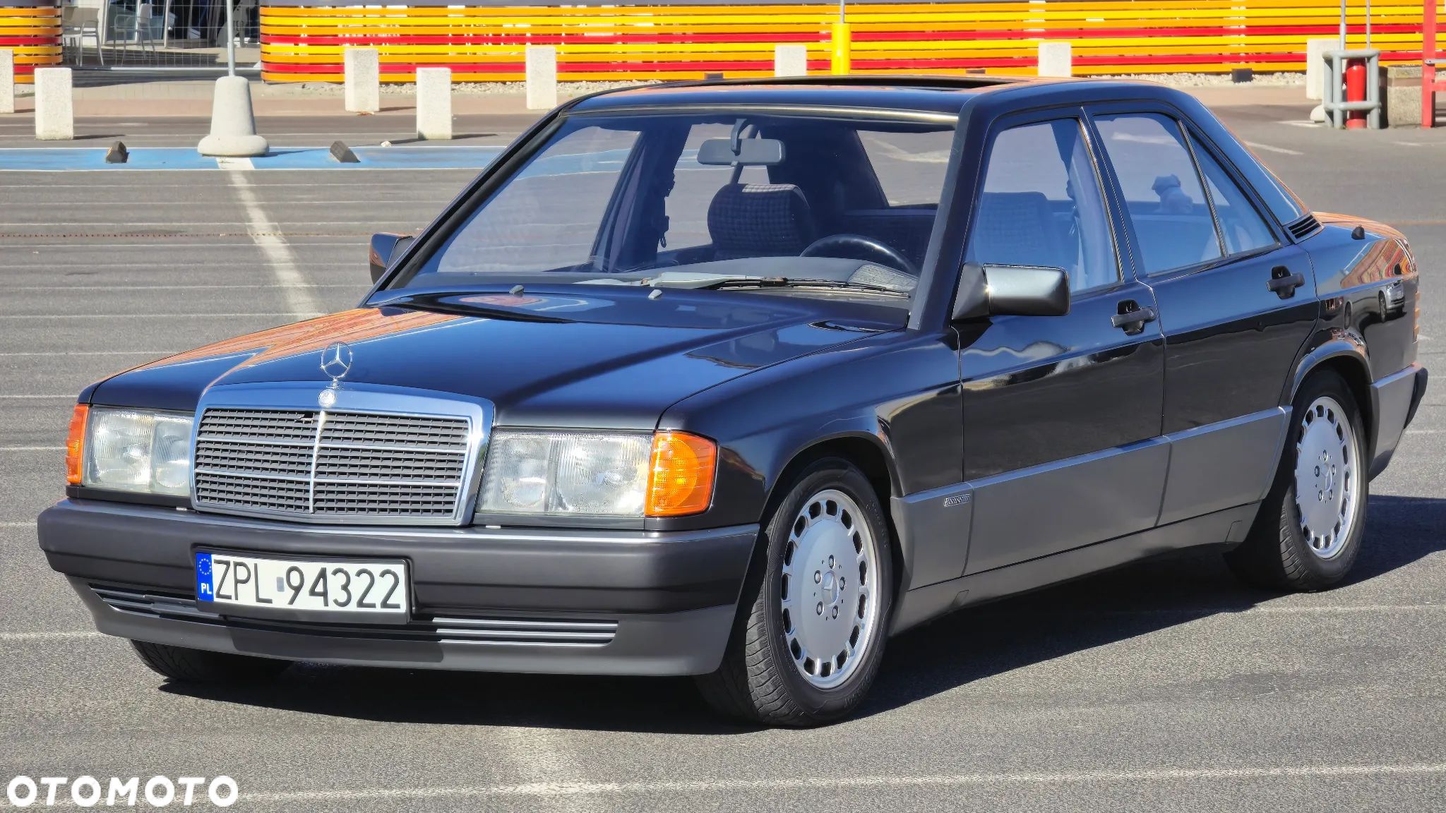 Mercedes-Benz W201 (190) - 1