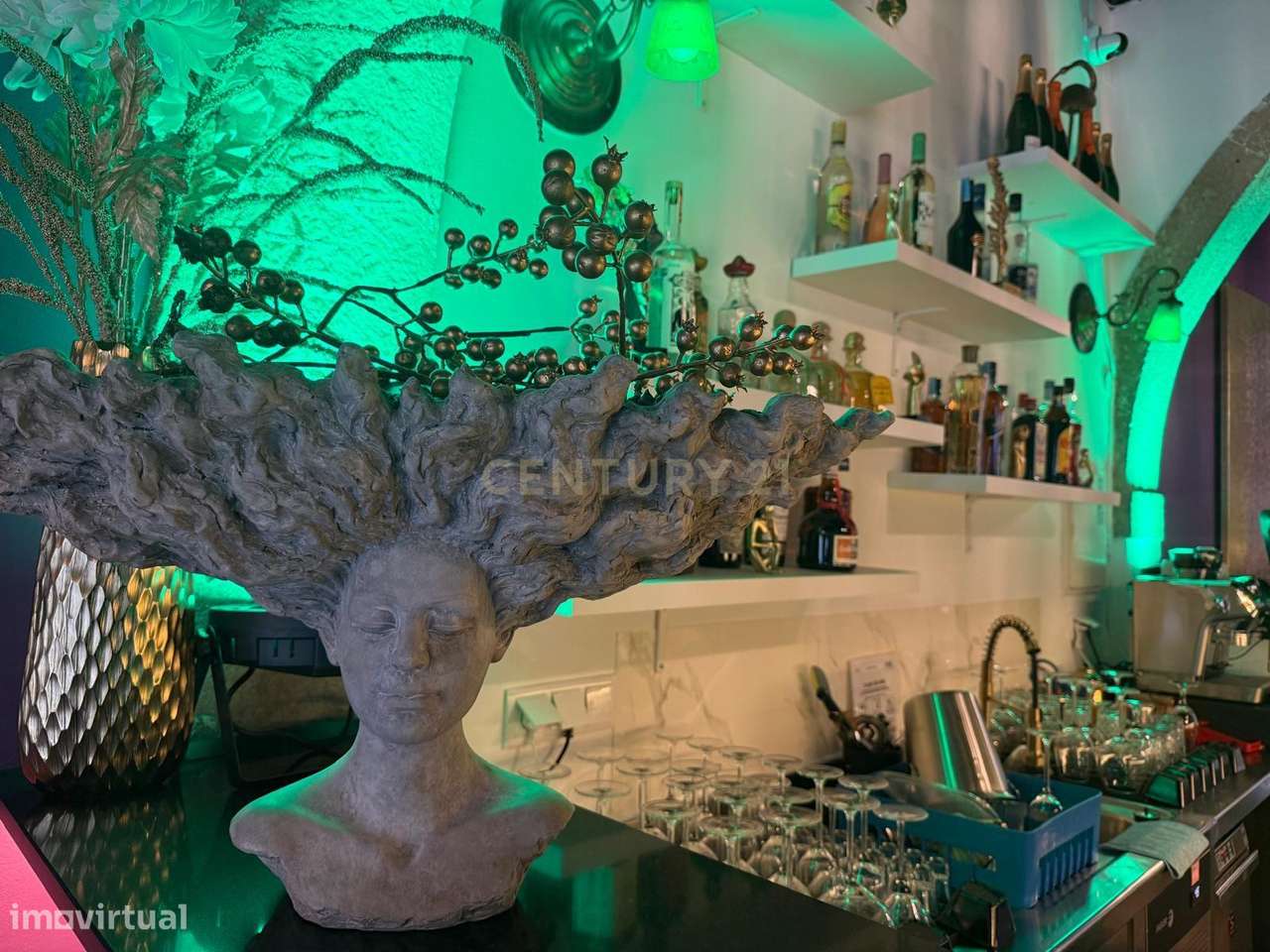 Bar totalmente renovado na Estrela / Lisboa - Grande imagem: 4/11