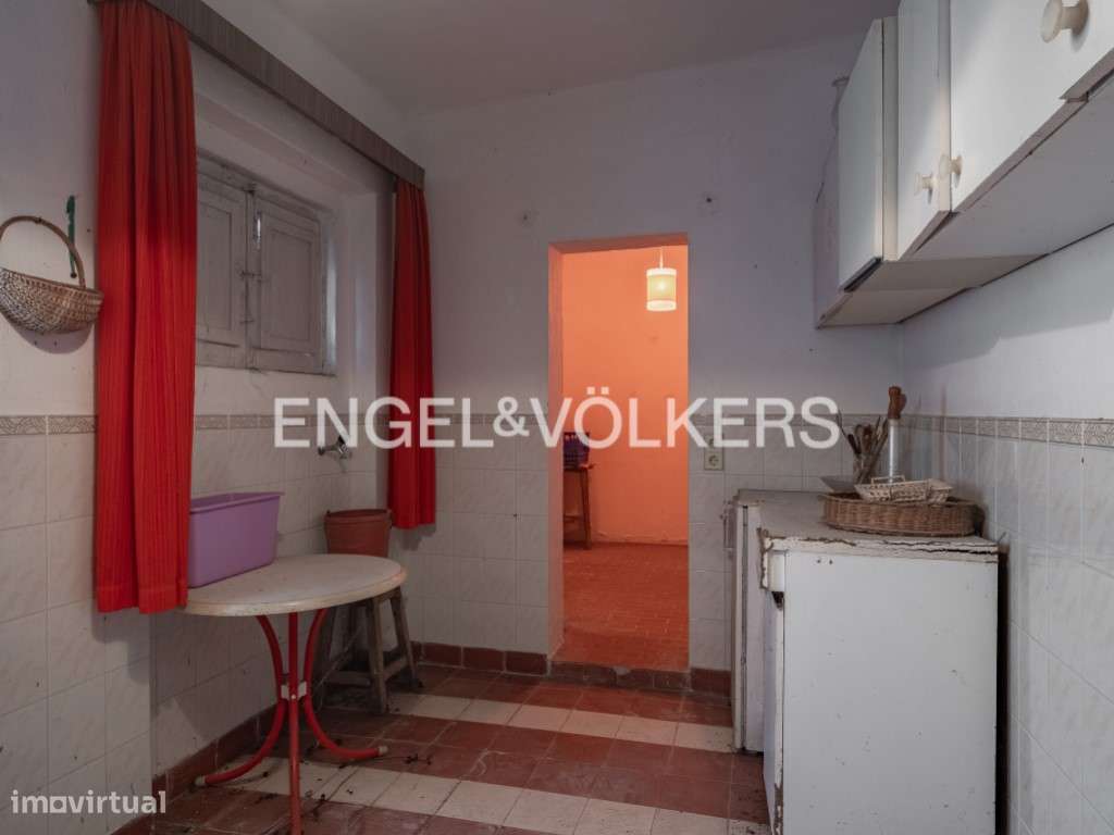 Prédio Misto de 3 Pisos com Jardim e Anexo Habitacional - Santo And...-19