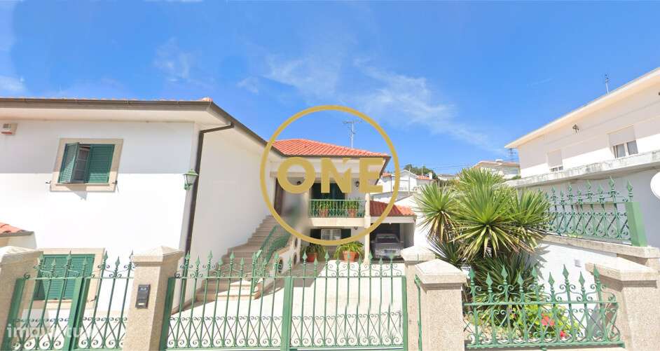 Moradia Bi-Familiar - Grande imagem: 2/17