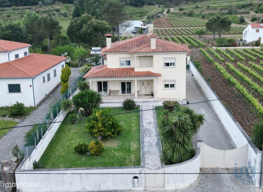 Casa tradicional T4 em Coimbra de 578,00 m2