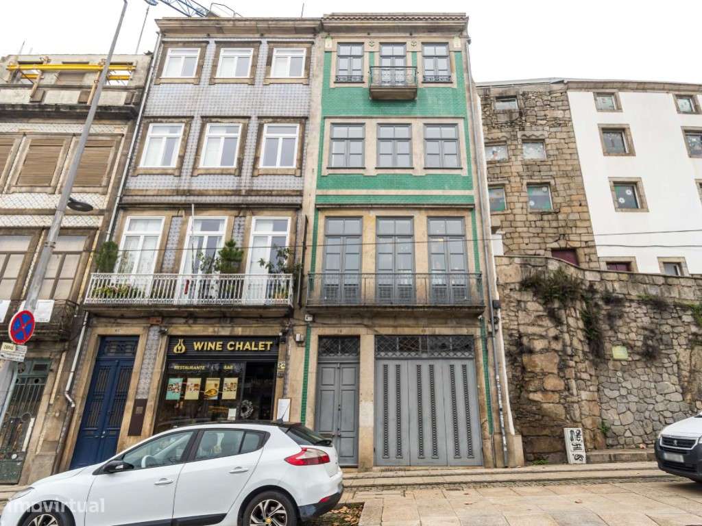Moradia T4 com vista sobre o rio na baixa do Porto - Grande imagem: 2/25
