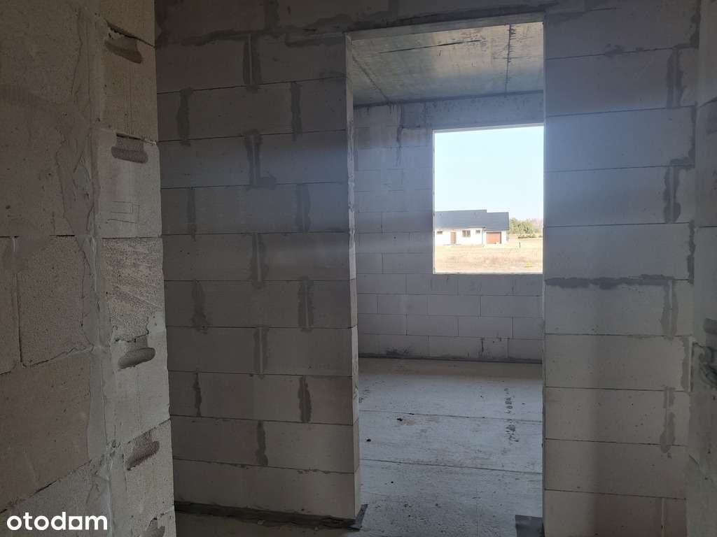 Działka budowlana z domem w stanie surowym-9