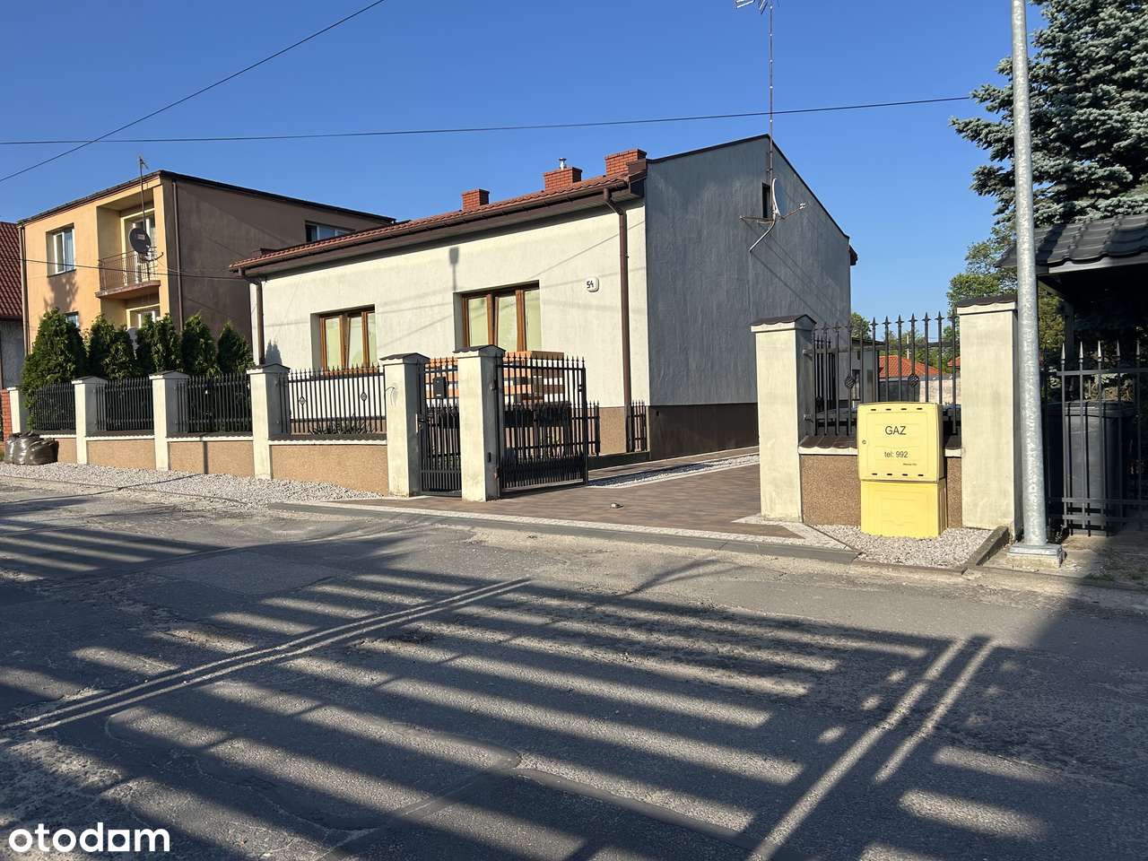 Dom parterowy 110m z garażem gotowy do zamieszkania Piotrków Tryb