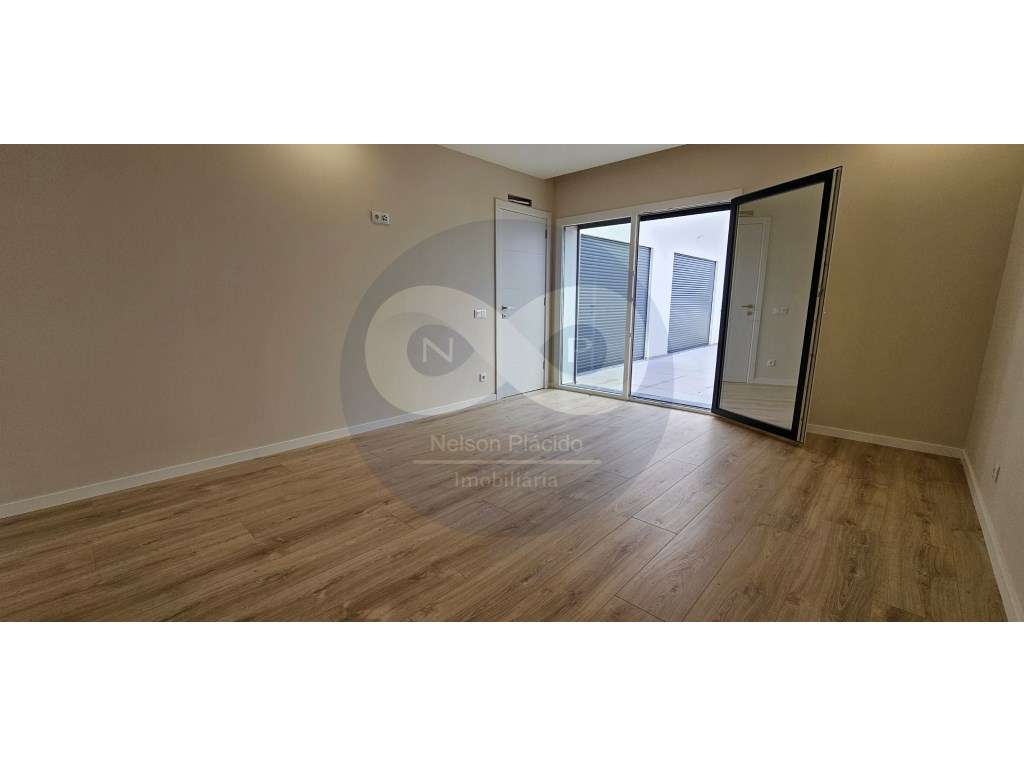 Moradia Independente T5, com piscina, em Ponte do Rol - Torres Vedr...-17