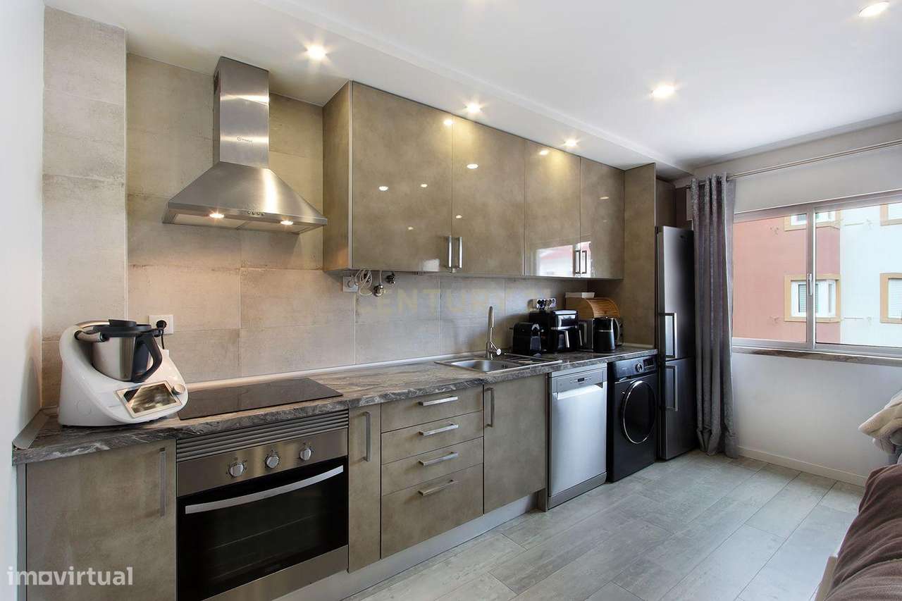 Apartamento T2 no Centro de Mem Martins-8