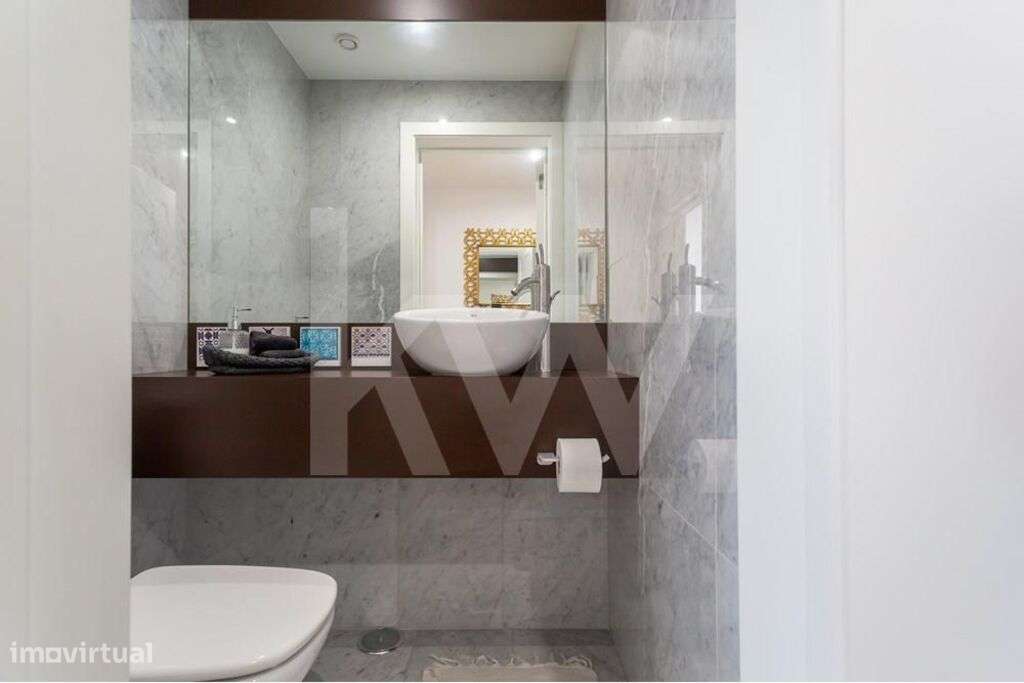 T2 Duplex - 2 Suites - 2 Estacionamentos - 139m2 - Algés - Grande imagem: 5/15