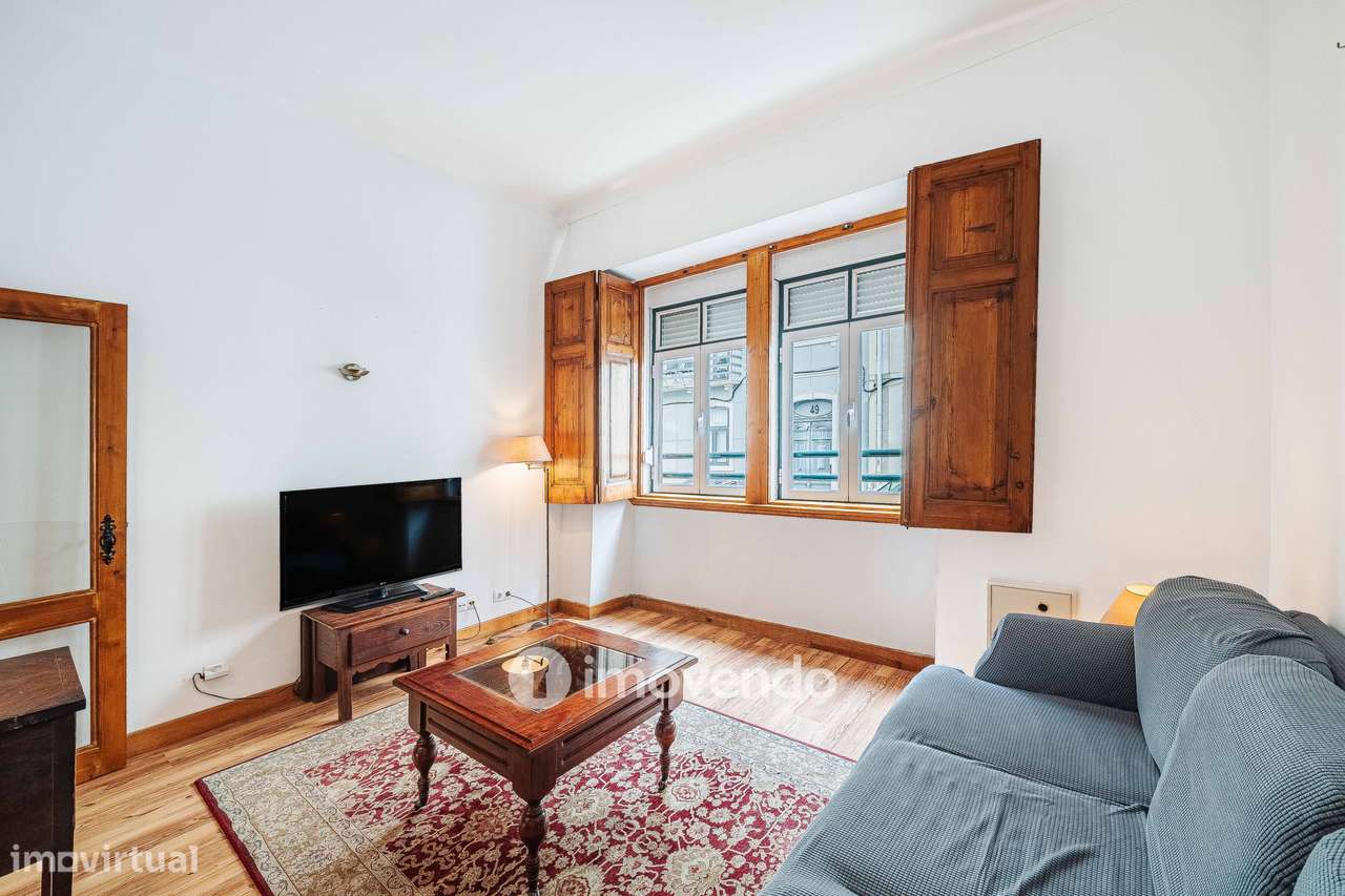 Apartamento T2+1 renovado, com logradouro, na Estefânia, em Lisboa - Grande imagem: 5/39