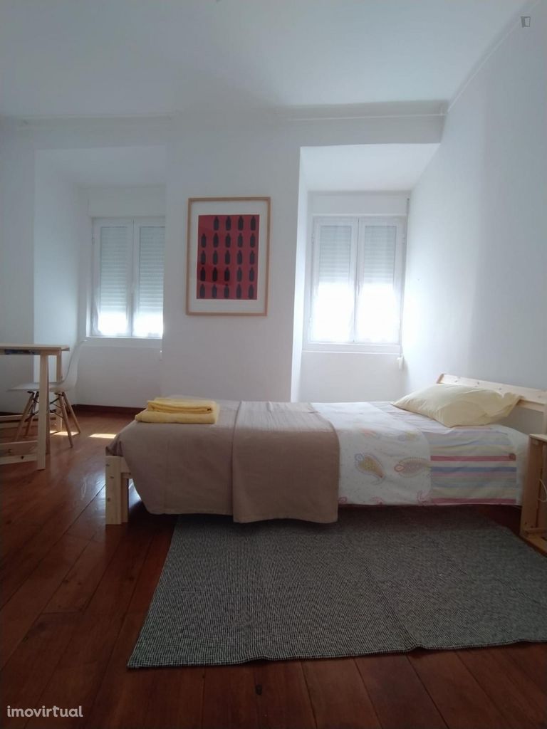 573310 - Quarto 2 janelas