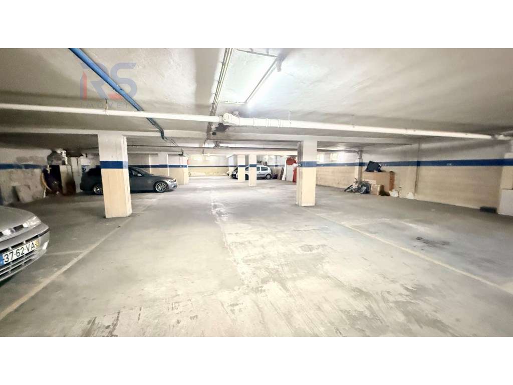 T3 renovado c/varanda e garagem (2 andar sem elevador)-20