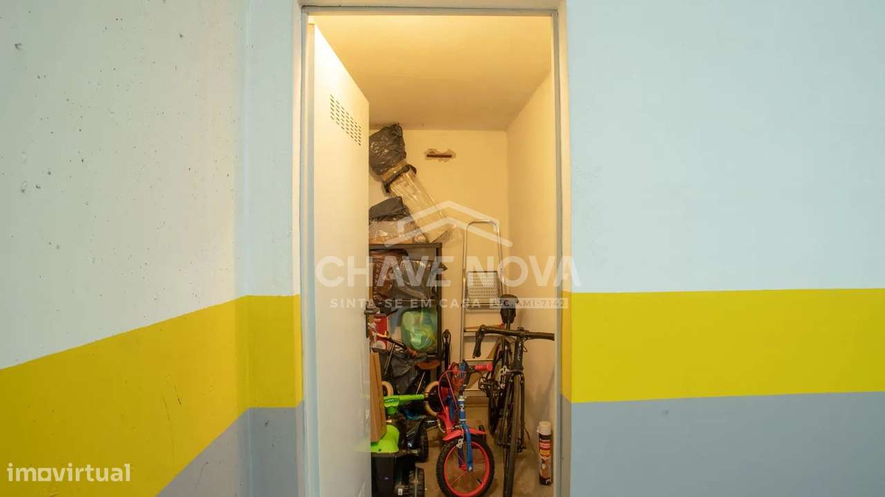 T2 | Suite | Lugar de Garagem | Arrumos | Varandim-26