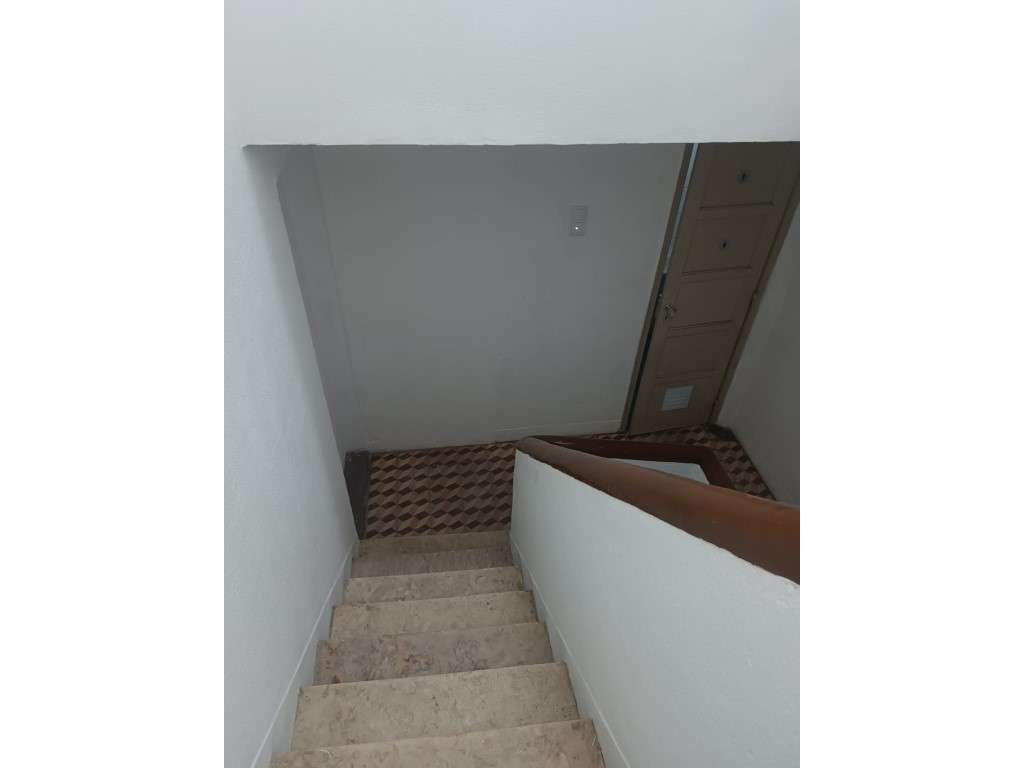 Espaço Comercial com +10 divisões, composto por várias divisões com...-3