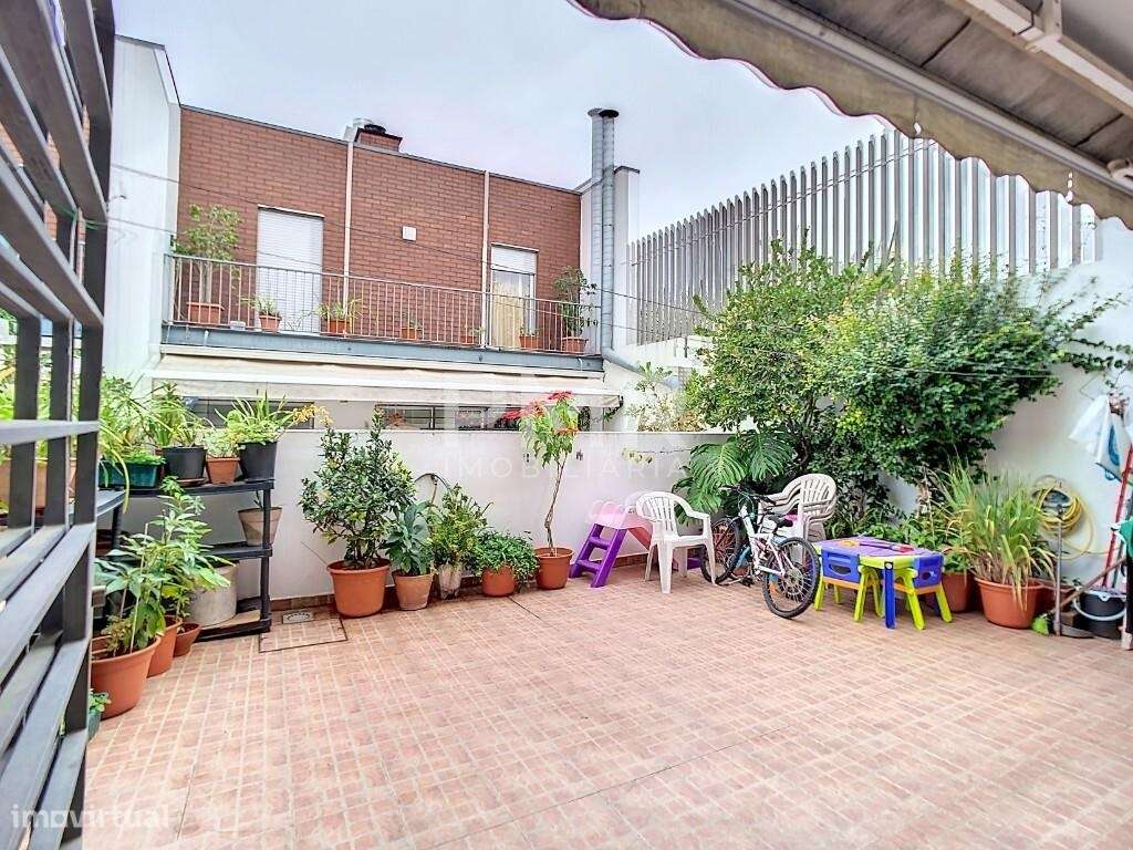 Moradia T4 em Santa Clara-20