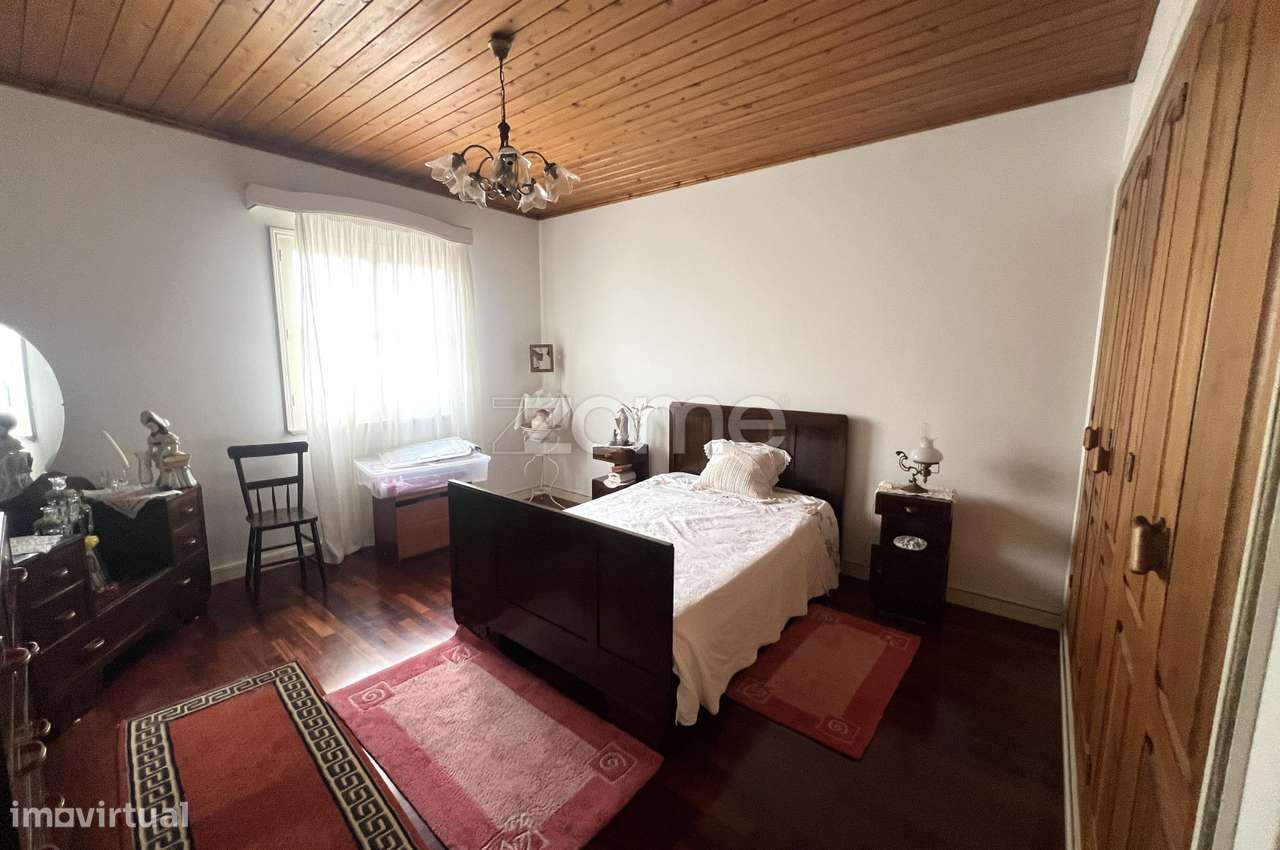 Moradia T4, Armazém e Escritório em Terreno de 2020 m² – Rabo de Pe...-6