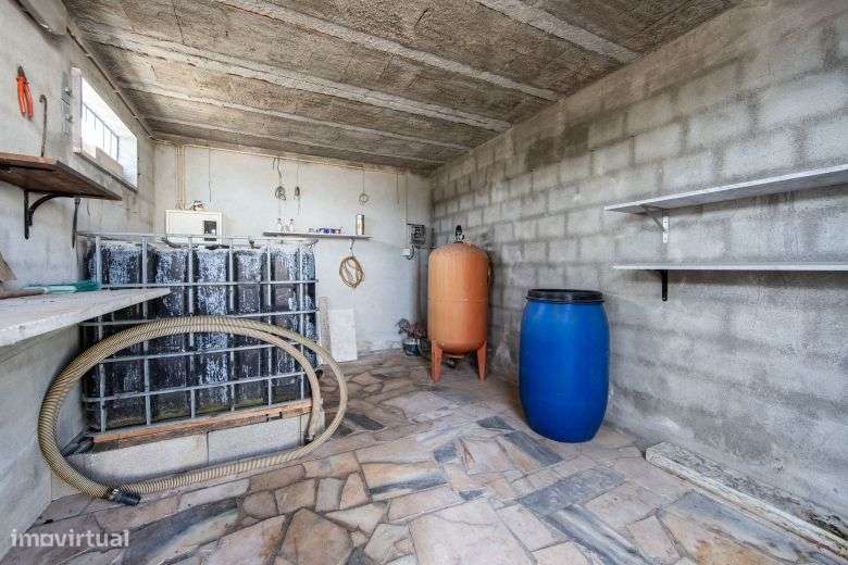 Venda de Quinta com armazém industrial-13