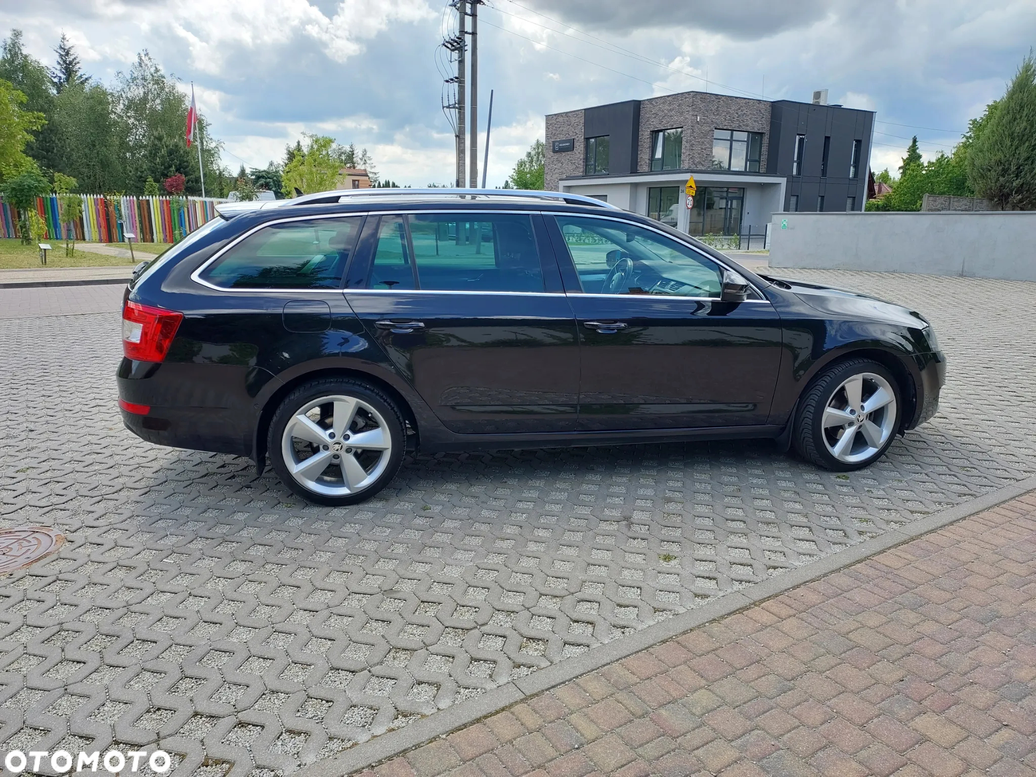 Skoda Octavia 2.0 TDI Elegance DSG - 2