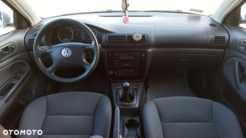 Volkswagen Passat 1.9 TDI Comfortline - 9