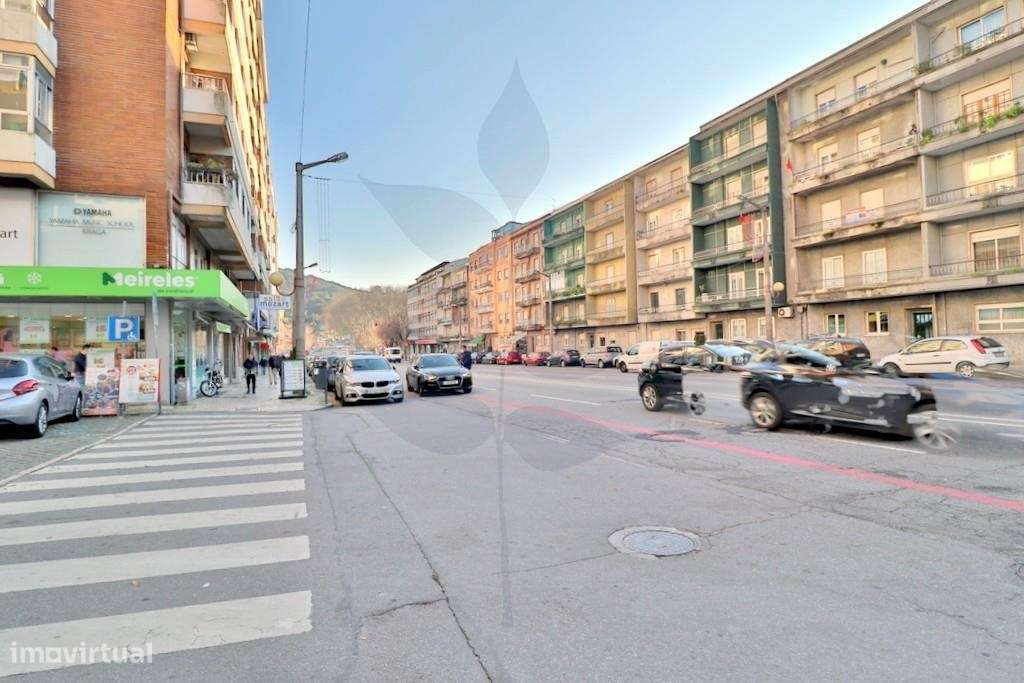 Apartamento T0 Renovado - Junto à Avenida da Liberdade, Braga-11