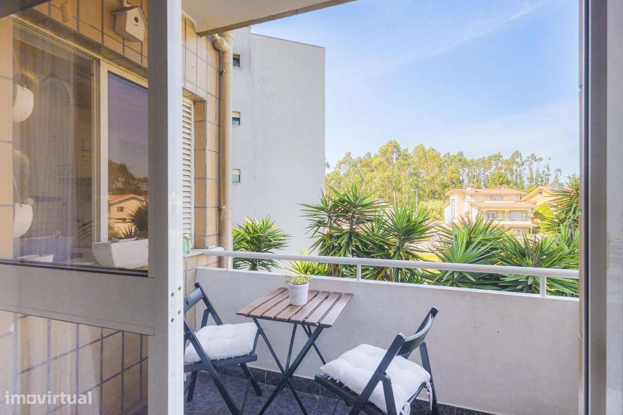 Apartamento T2 com Varanda — Excelente Localização junto ao Metro-6