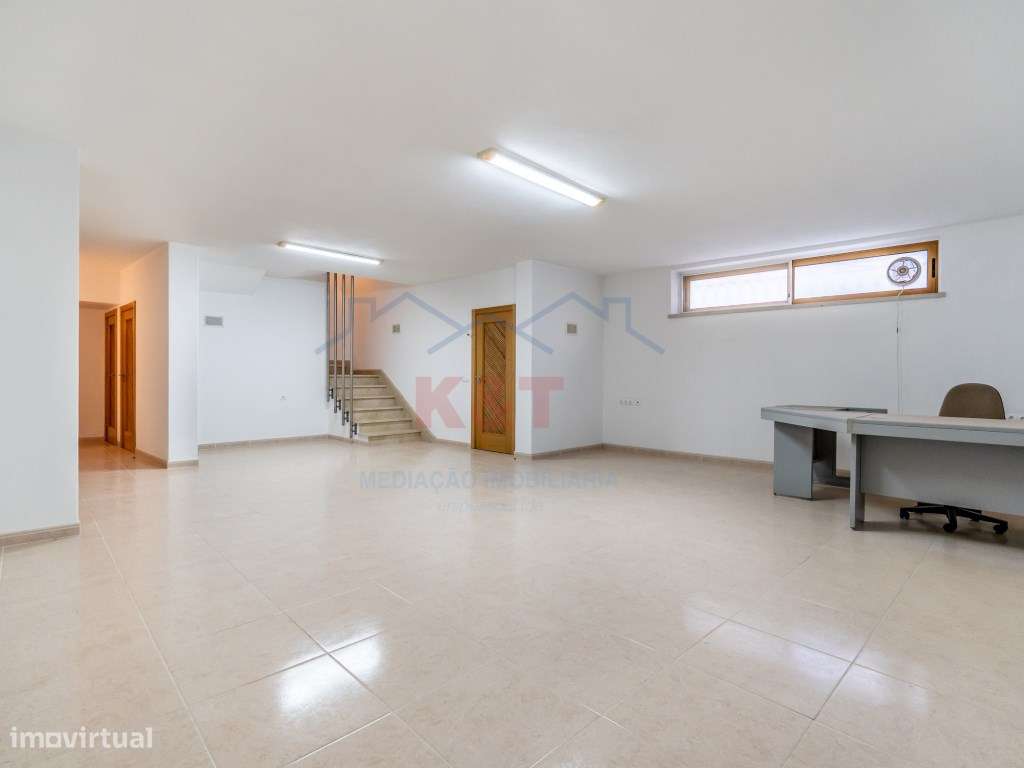 Moradia T5 de Luxo + Apartamento T3 - Lagoa-58