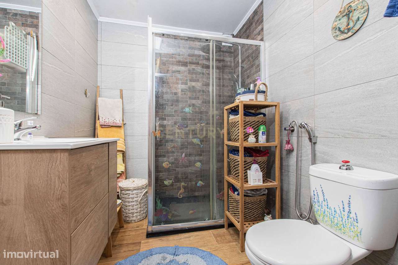 Apartamento T3 com vista cidade e rio na Póvoa de Santa Iria-16