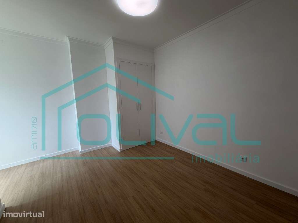 Alverca apartamento de Tipologia T3 totalmente renovado-24
