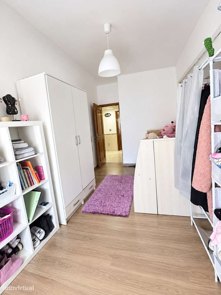 Apartamento T3 com varanda e garagem em Cacém-6