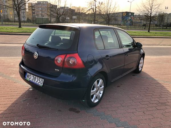 Volkswagen Golf - 5