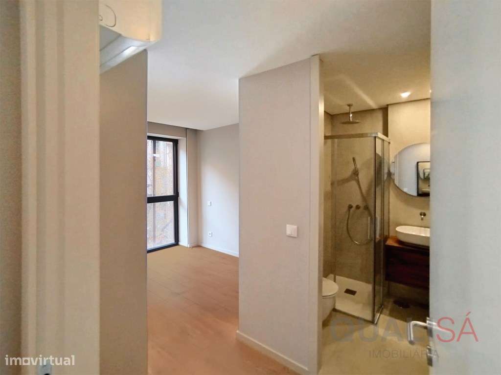 Apartamento T2 com varanda e lugar de garagem localizado no centro ...-8