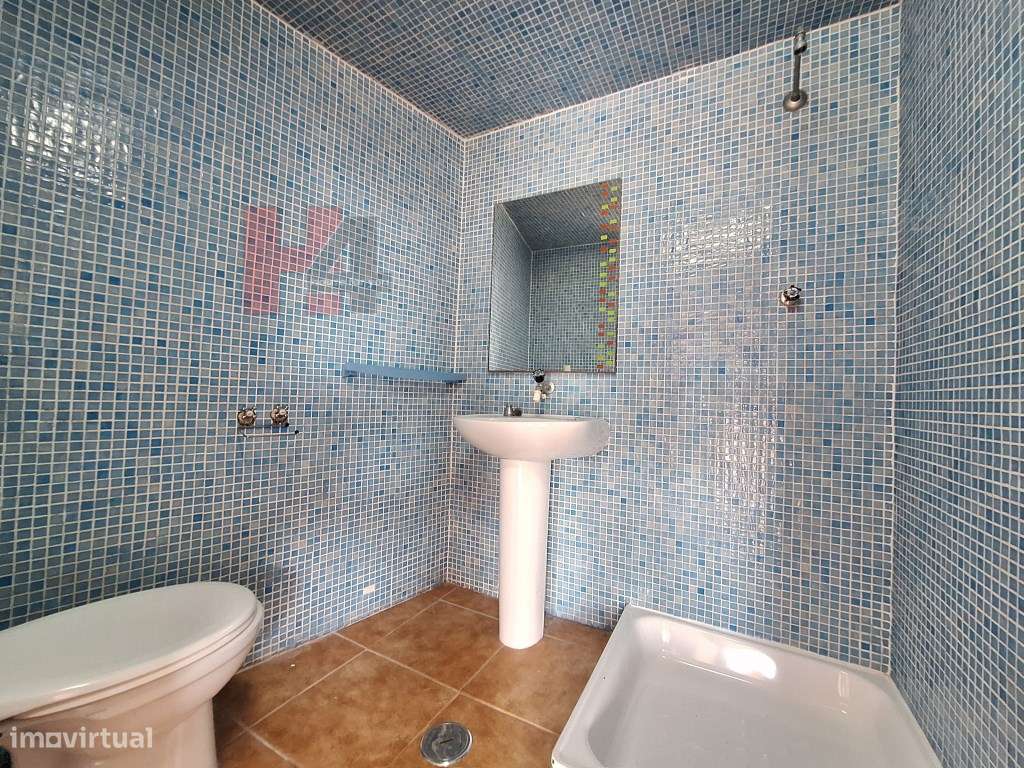 Moradia T4 com piscina inserida num terreno de 670m2 - Setúbal (OFE...-35
