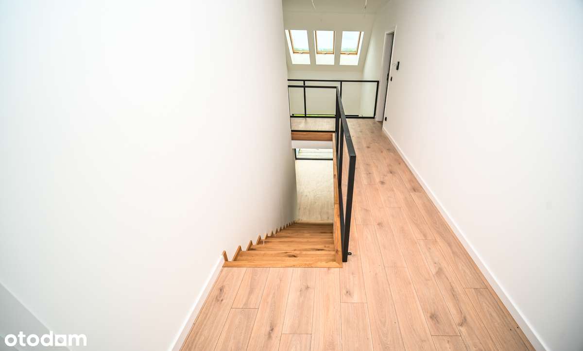 Inteligentny  dom z z widokiem i tarasem, dostępny od zaraz !-9