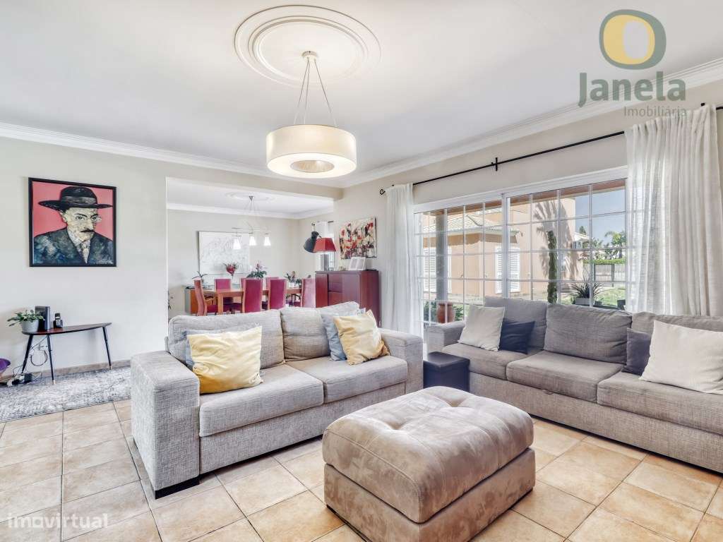 Moradia T3 com Garagem e Piscina no Vila Sol-17