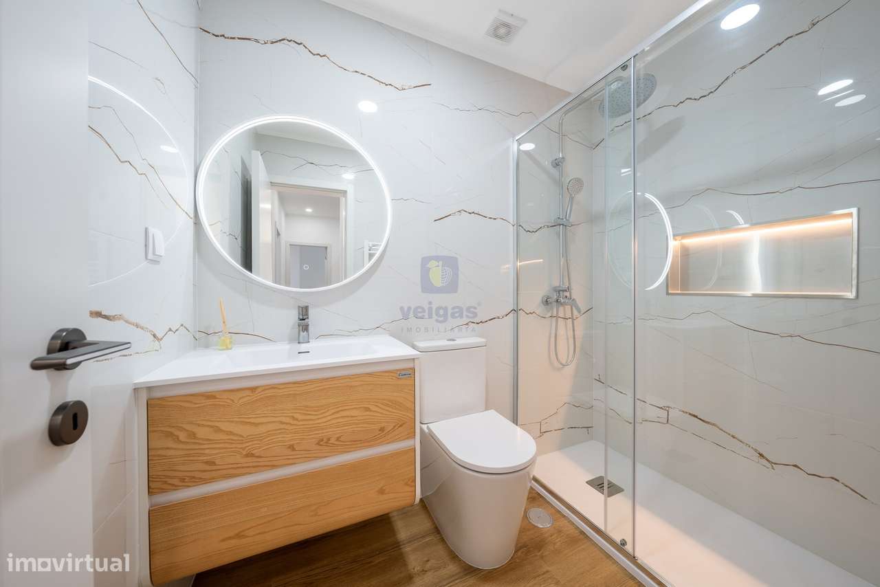 Apartamento T4 Remodelado – Conforto e Modernidade no Barreiro-14