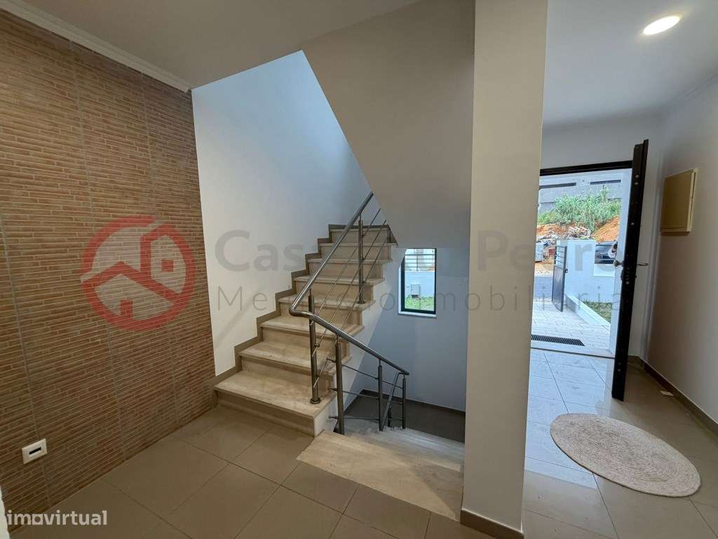 Moradia T5 remodelada no Feijó, Almada-37