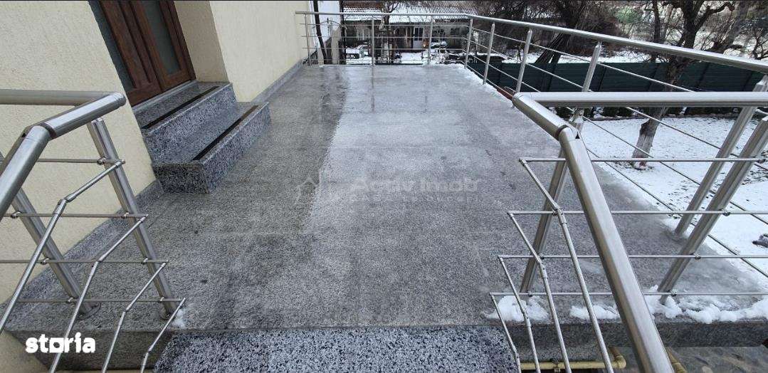 Casa - 2 apartamente - Rasnov-5