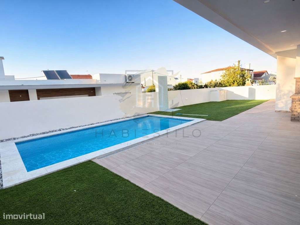 MORADIA T4 COM PISCINA EM AZEITÃO | OPORTUNIDADE A NÃO PERDER-3