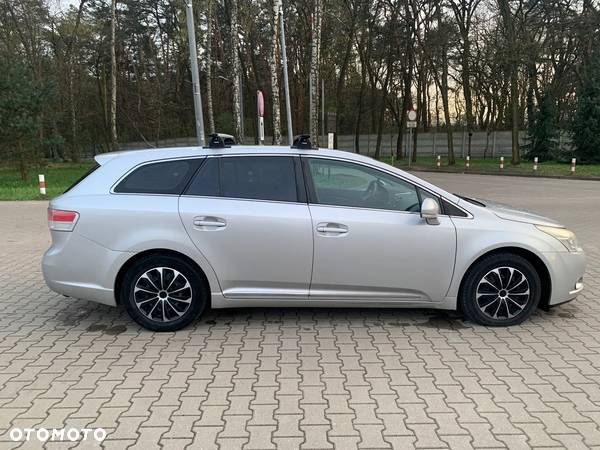 Toyota Avensis 2.0 D-4D Combi Sol - 8