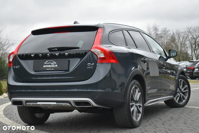 Volvo V60 Cross Country D4 AWD Geartronic Summum - 11