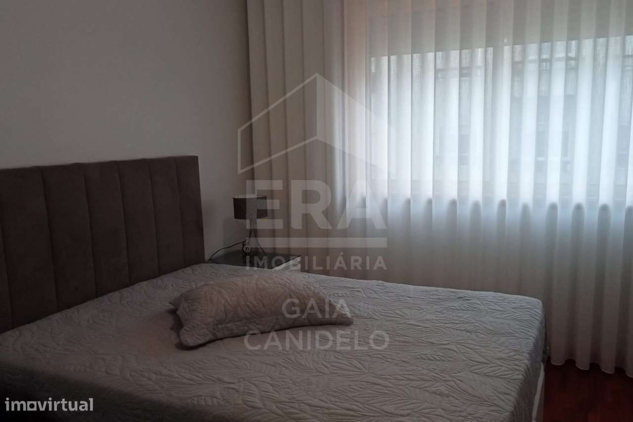 T2 com Varanda e lugar de garagem no Candal!-8