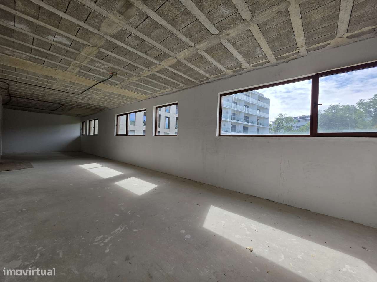 Espaço Comercial – Águas Santas, Maia-13