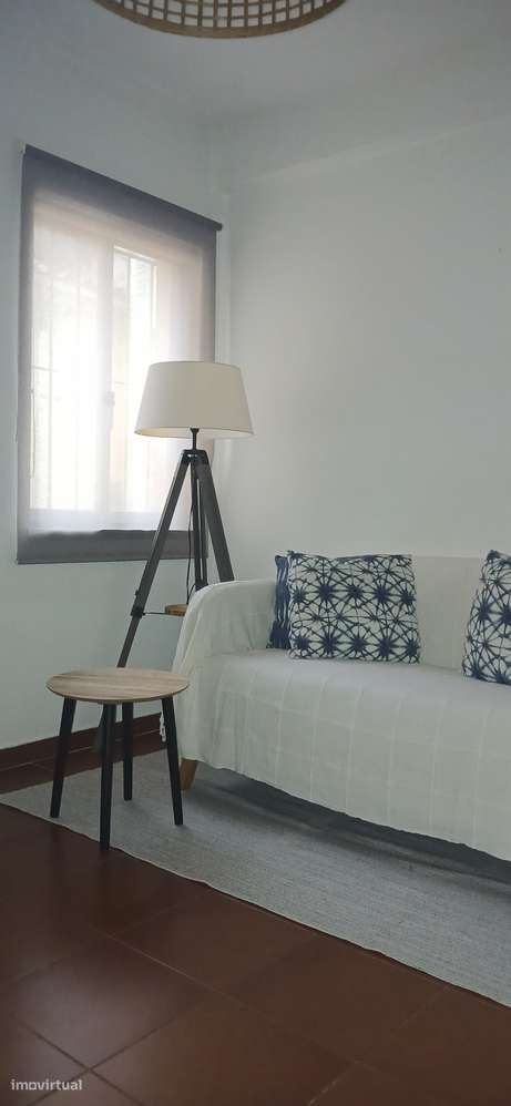 Apartamento T1 com cozinha equipada e localização central - Grande imagem: 5/19